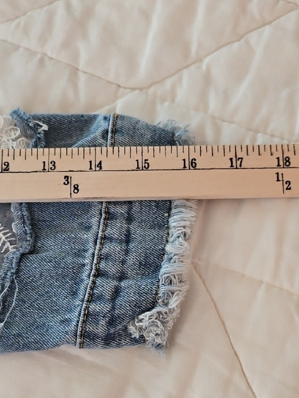 40 Monas- Denim w/ Floral Lace - Distressed Cropped Jacket- Size L - Picture 4 of 8
